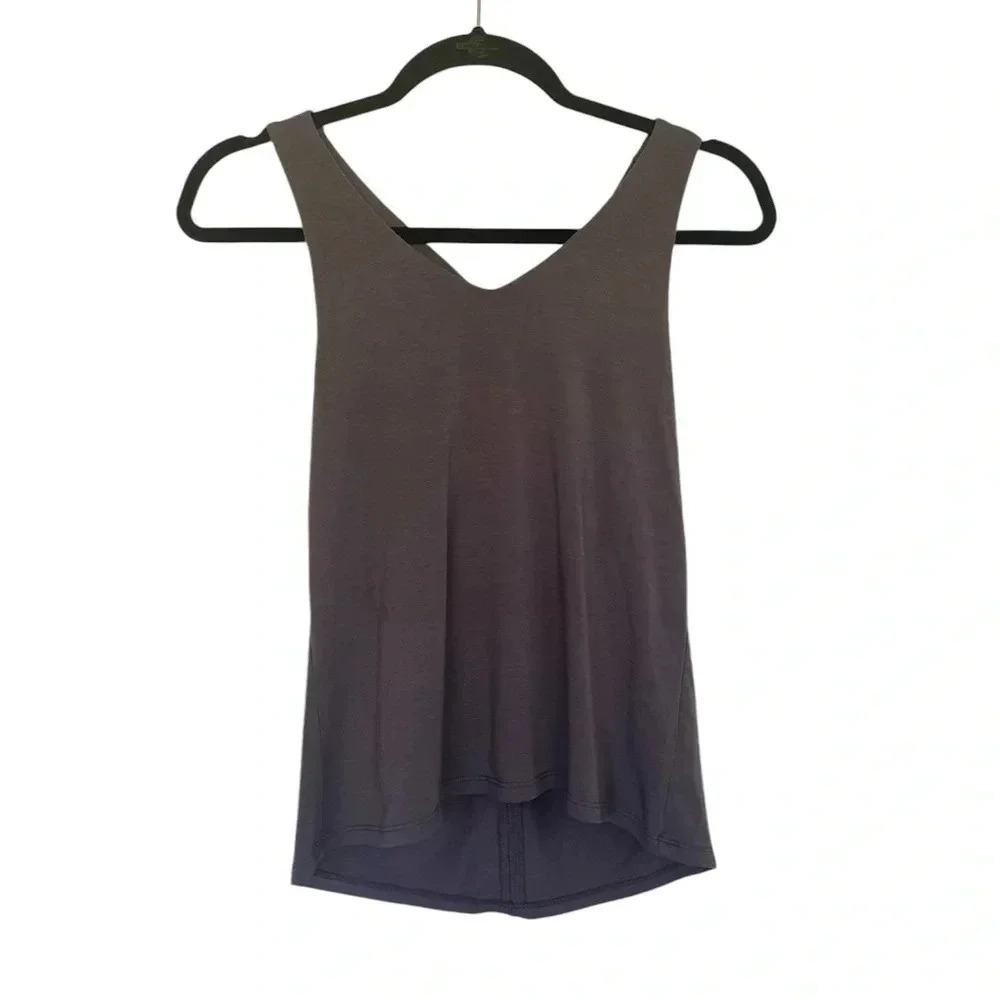 Athleta Grey Bells Essence V Neck Keyhole Cross Back Tank Top